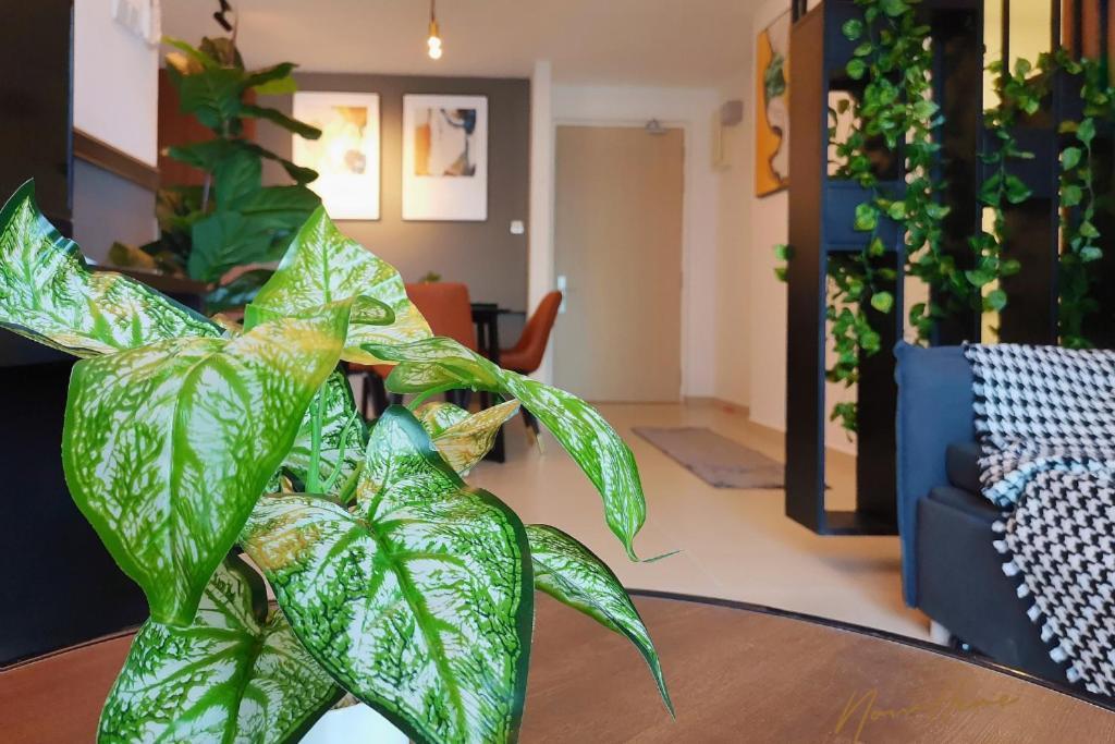 Nowhere 2Br & 2Bath Apartment With Balcony @ Reizz Residences Kuala Lumpur Extérieur photo